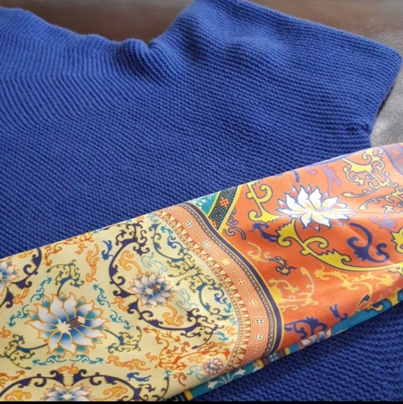 MaxMara Wool and Cashmere Blend Mochneck Sweater in Royal Blue - Picture 9 of 15